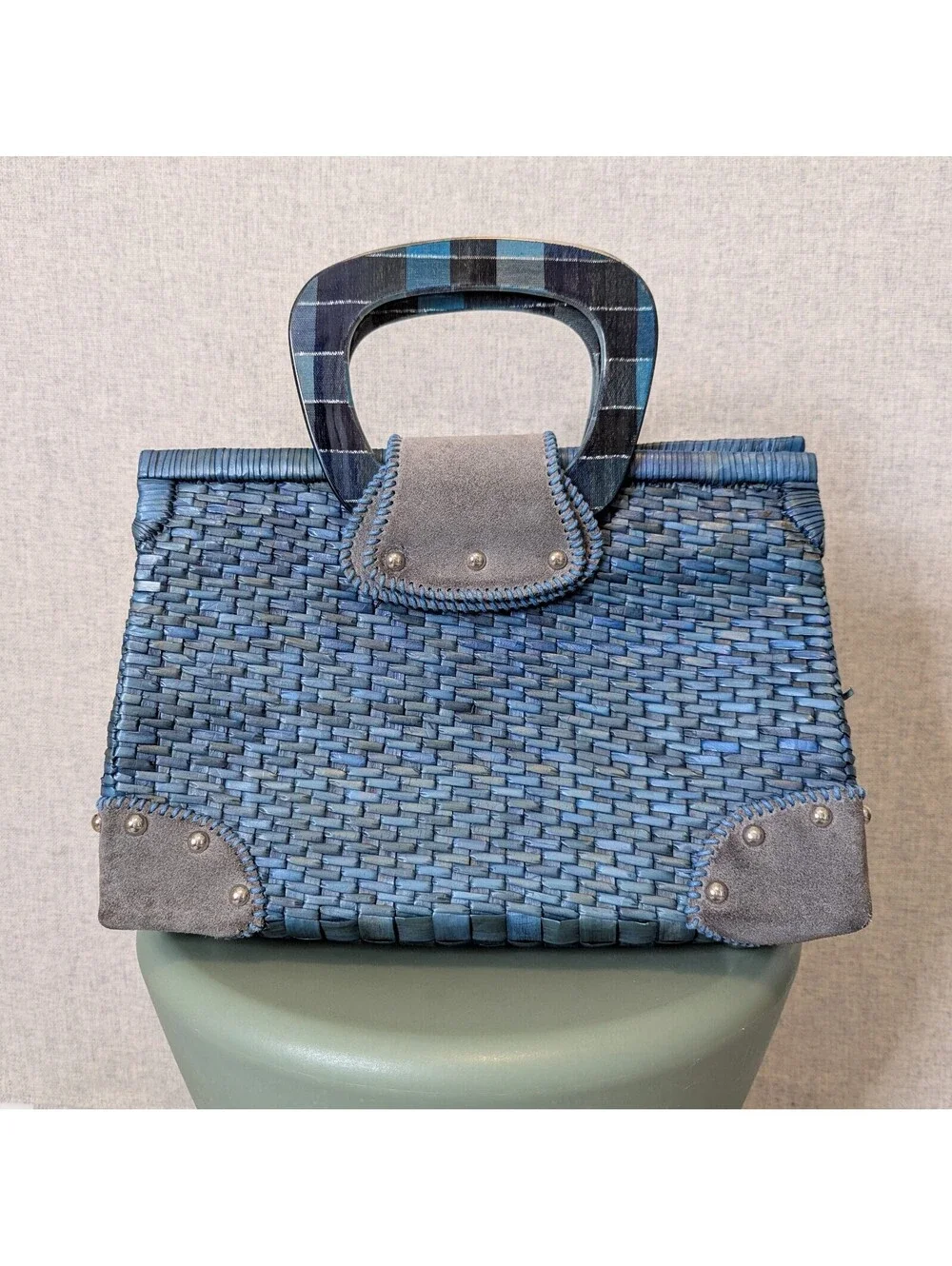 Vintage woven handbag w/ suede trim & plaid acetate handle